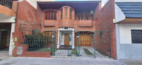 Casa En Villa Del Parque 7 Ambientes