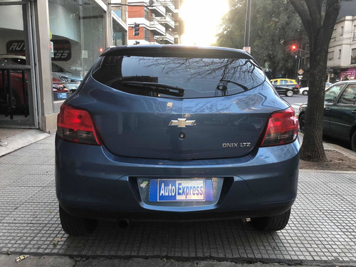 Imagen 4 de 14 de Chevrolet Onix 2016 1.4 Ltz Mt 98cv