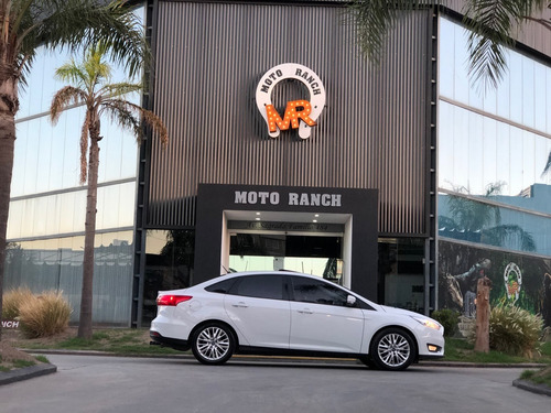 Imagen 12 de 25 de Ford Focus 2016 Se Plus Manual 2.0