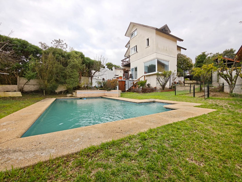 Broker Bosques 5d-5b-sala Estar- Piscina - Patio