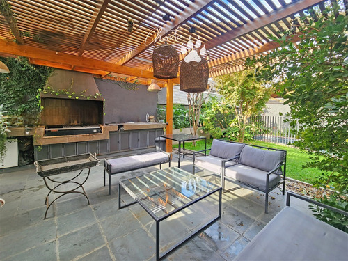 Casa De 2 Pisos Completamente Remodelada En Jardín Del Este