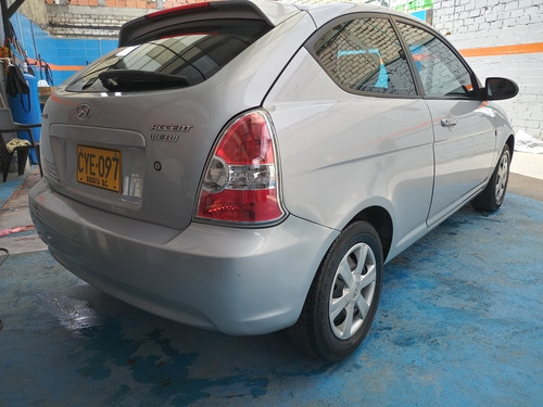 Hyundai Accent Web