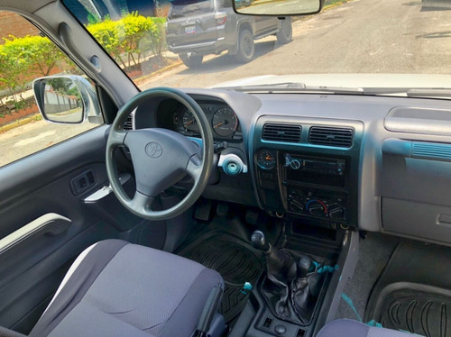 Imagen 4 de 9 de Toyota Meru