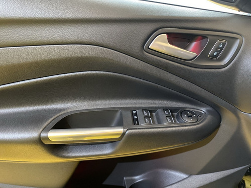 Imagen 12 de 21 de Ford Escape Titanium 4x2