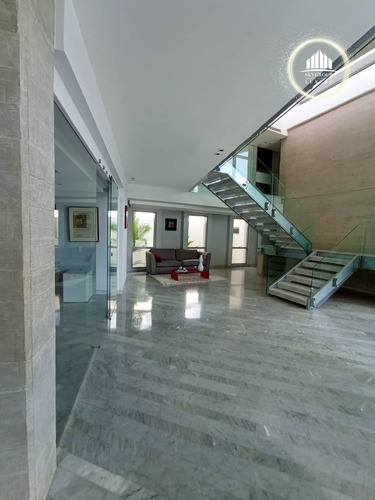 Imagen 10 de 11 de Guataparo Country Club Ases: Luz Castro Inmueble De Lujo.