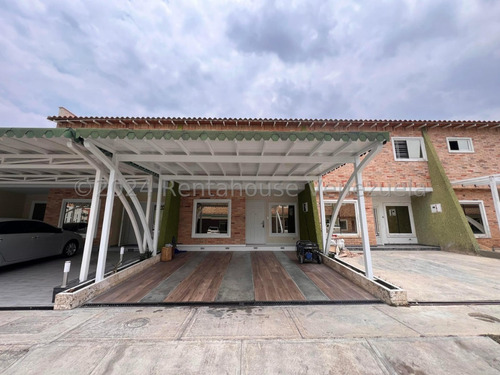 Venta De Townhouse En Karol Home Maracay Aragua 24-27080 Irr