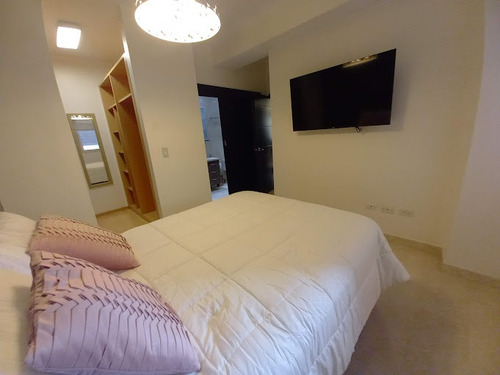 Alquiler Apartamento Los Chaguaramos, 3 Habitaciones, Piscina