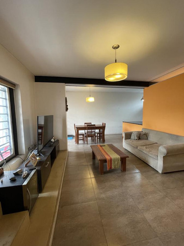 Casa En Venta 5 Ambientes - Haedo