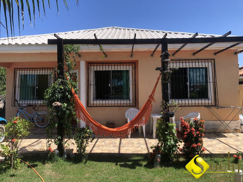 Imagem 5 de 15 de Se Encante Com Essa Bela Casa De Três Quartos Em Rua Residencial ! - 2234
