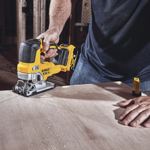 Sierra Caladora 20v Xr Baretool Dewalt Dcs334b