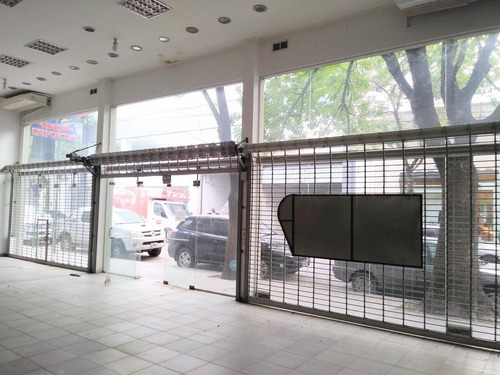 Imagen 6 de 15 de Amplio Local Céntrico En Alquiler