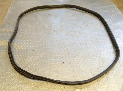 Hule Carrocería Trasero Izquierdo Mercedes Benz Ml320 98-03 (Usado)