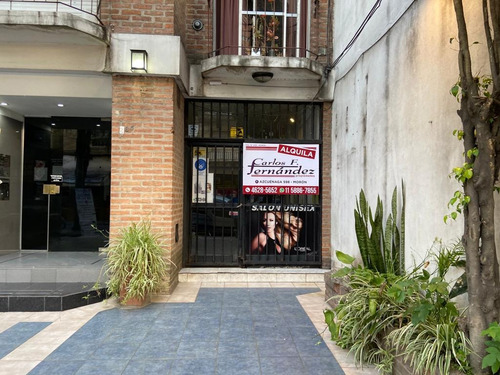 Imagen 2 de 7 de Local Cercano A La Estación De Morón