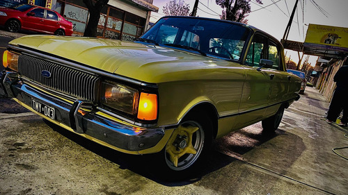 Ford Falcon Deluxe 81'