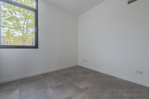 Casa 4 Ambientes En El Canton Golf - Pg