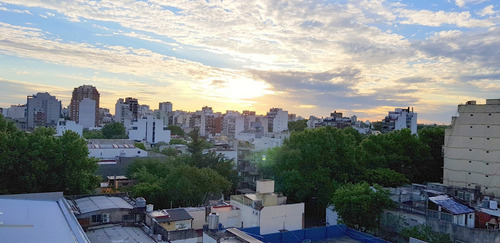 Imagen 6 de 14 de Honorio Pueyrredón Al 1700, Villa Crespo. 3 Ambientes. 2 Dormitorios. Piso 7. Contrafrente. Superficie 57 M2. Vista Muy Abierta. Súper Luminoso. Comedor Diario. Losa Radiante. Puerta Blindada