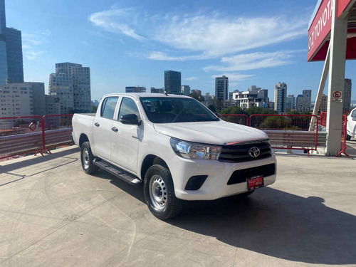 Imagen 7 de 13 de Toyota Hilux 2018 4p Doble Cabina Base L4/2.7 Man