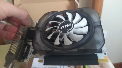 Imagen 4 de 4 de Tarjeta De Vídeo Gt 730 2gb Ddr3 (cuenta Con Entrada Hdmi)
