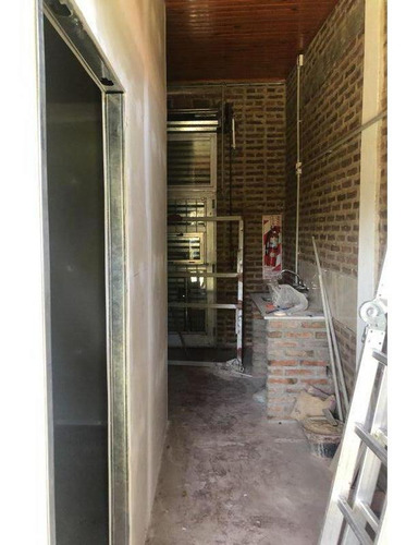 Casa En Venta En El Alpino