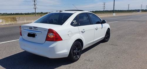Ford Focus Ghia At Full
