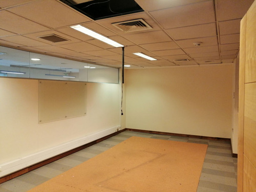 Arriendo Oficina Habilitada De 255,36 M2, Metro Pedro De Val