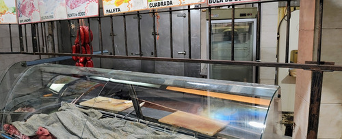 Importante Local Comercial Con Vivienda Y Depósito En Esquina