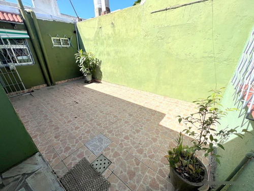 Venta Casa, A Dos Cuadras De 8 De Octubre, 3 Dormitorios