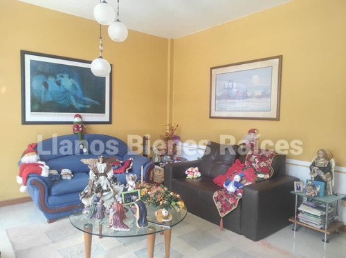 Imagen 3 de 12 de Casa En Venta Via El Castaño Conjunto Cerrado 0412-8709814