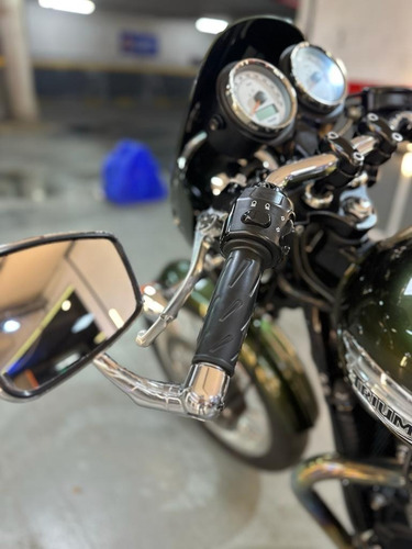 Triumph Thruxton 900