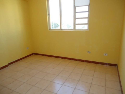 Imagen 10 de 11 de Apartamento 115 Mts2 Urb. Camoruco ,al Lado De La Cruz Roja