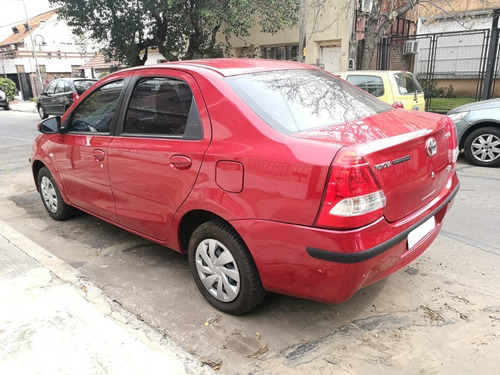 Toyota Etios Xs 1.5 6m/t Sedan 4 Puertas 2017
