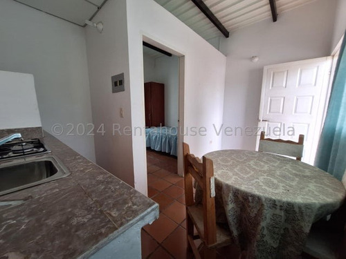 Apartamento Tipo Estudio En Alquiler Santa Rita Av Principal Baño Cocina Estacionamiento Estef 25-13994