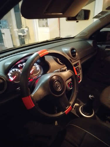 Volkswagen Voyage 1.6 Comfortline 101cv