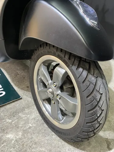 Piaggio Vespa Vxl150 Abs Negra 2023 2.900 Kms