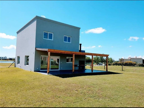 Venta De Casa En El Canton Barrio Puerto