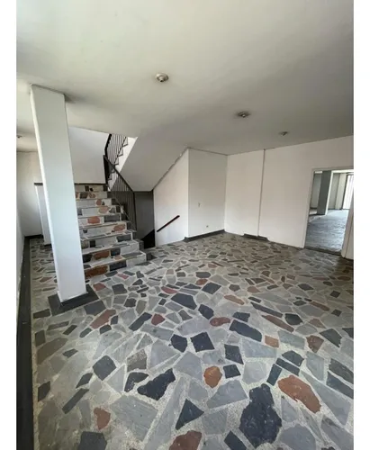 Bodega En Arriendo, Sevillana