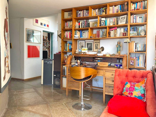 Casa De 4 Dormitorios Con Increíble Vista A Santiago