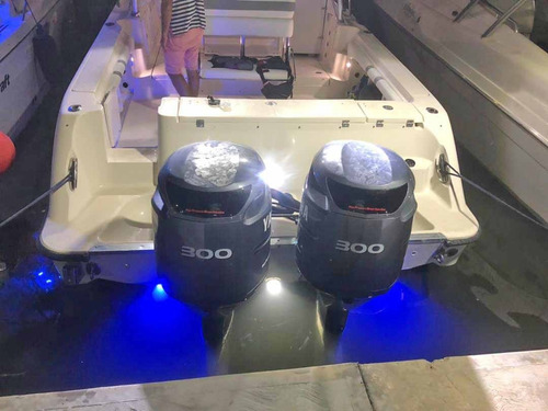 Imagen 8 de 8 de Lancha Hydra Sports Vector 3300vx 33 Lv2342