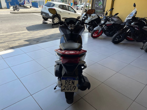 Imagem 11 de 12 de Honda Pcx 150 Sport 2018 Apenas 19.000km Troco Carro Moto!