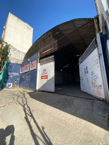 Imagen 5 de 7 de Alquiler Galpón 300 Mts. - Centro.