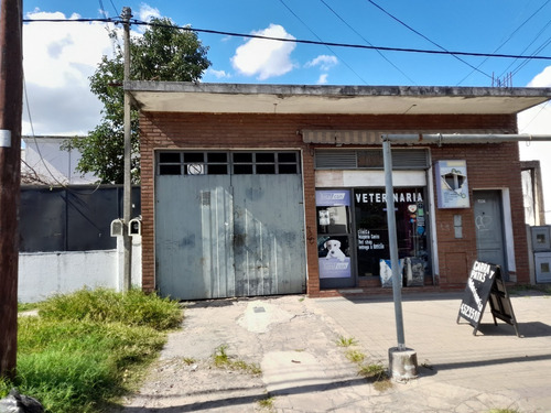 Vendo Local Al Frente Con Cocheras Y Losa