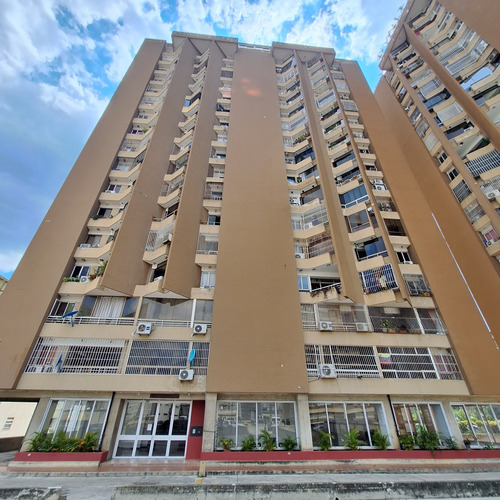 Alquilo Exclusivo Y Remodelado Apto. Colinas De Bello Monte.centro Polo. Puesto Techado, Amoblado, Excelente Residencia