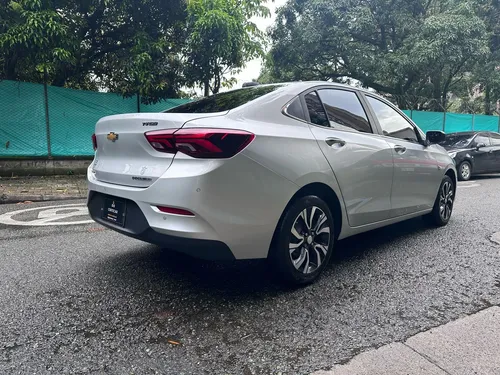 Chevrolet Onix 1.0T Premier Sedan At