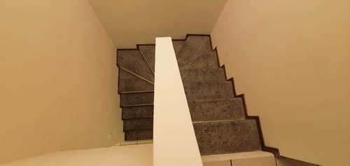 Imagen 10 de 14 de Hermosa Casa En Excelente Ubicacion !!
