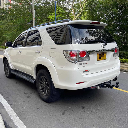 Toyota Fortuner 3.0 Sr5