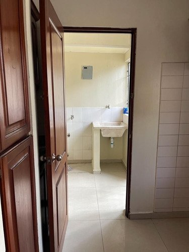 Imagen 4 de 5 de Apartamento En Venta En Urb. Italia