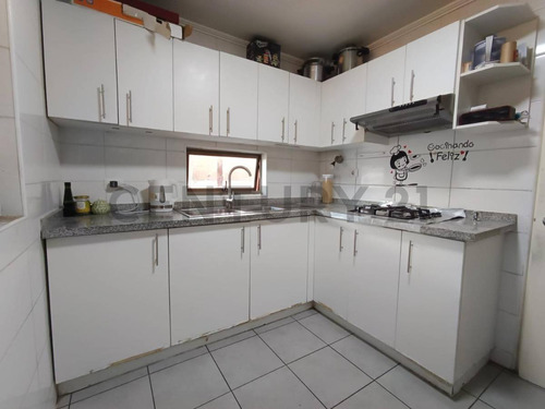 Se Vende Casa 3 Pisos, El Hualle Sur, La Florida