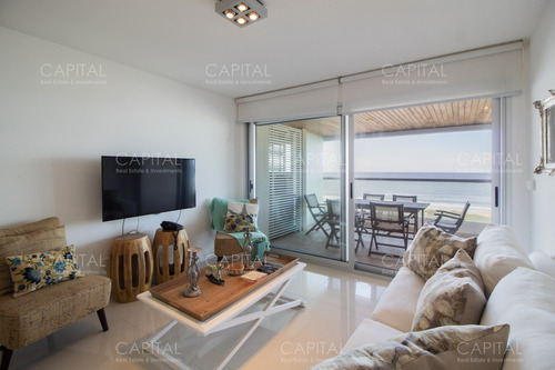 Excelente Apartamento De Tres Dormitorios Con Vista A Playa Brava