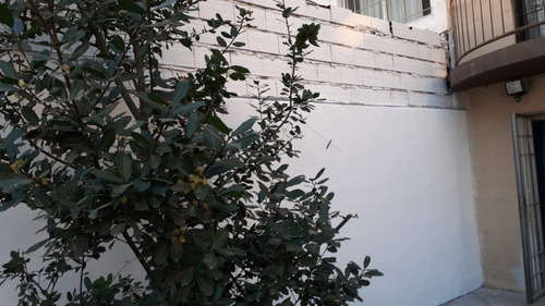 Nueva Cordoba Amplio Monoambiente Con Patio A Metros De Pocito Sobre Peredo Casi Esq Velez Sarfied