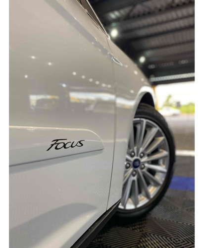 Ford Focus 2.0 TITANIUM FASTBACK 16V FLEX 4P POWERSHIFT